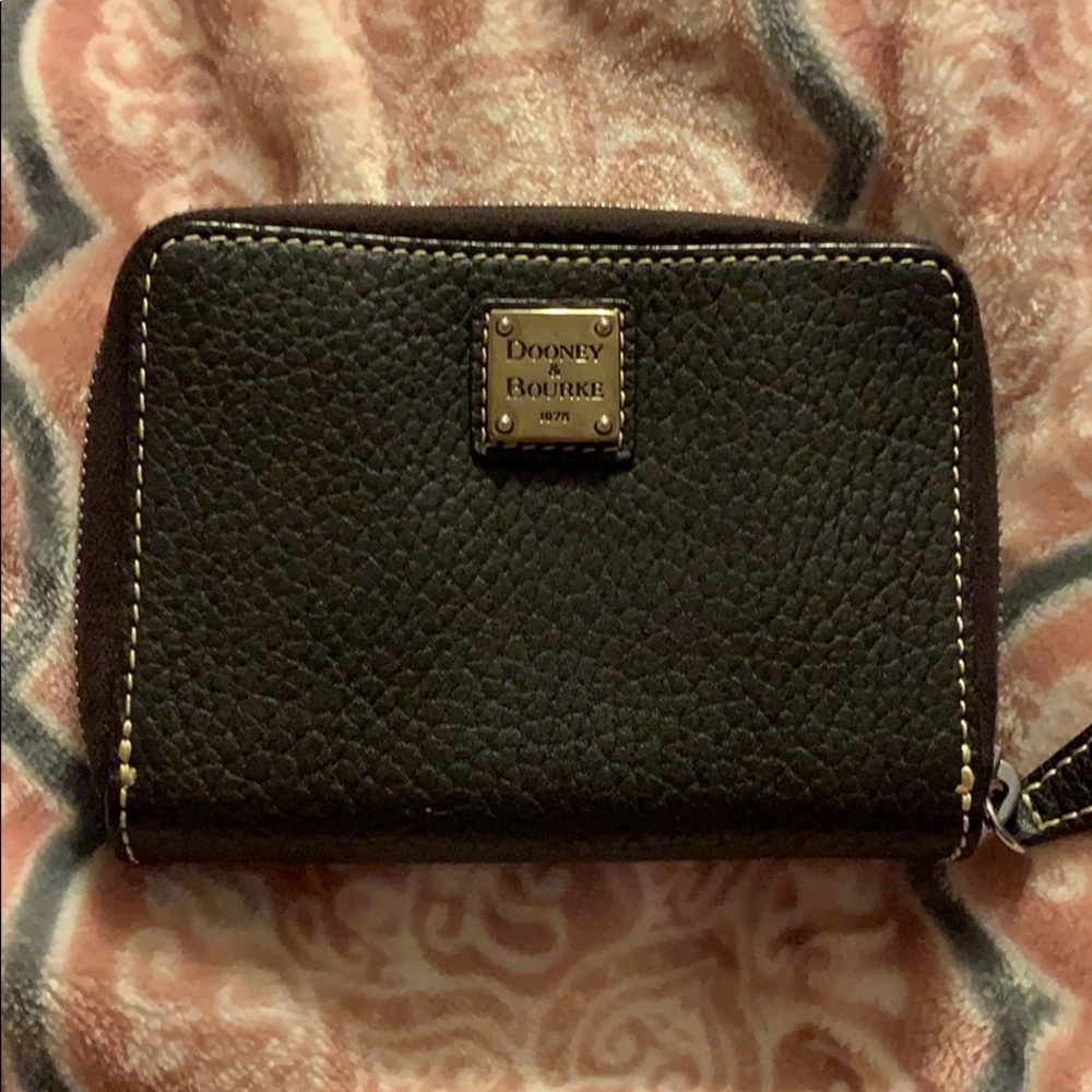 Dooney & Bourke wallet